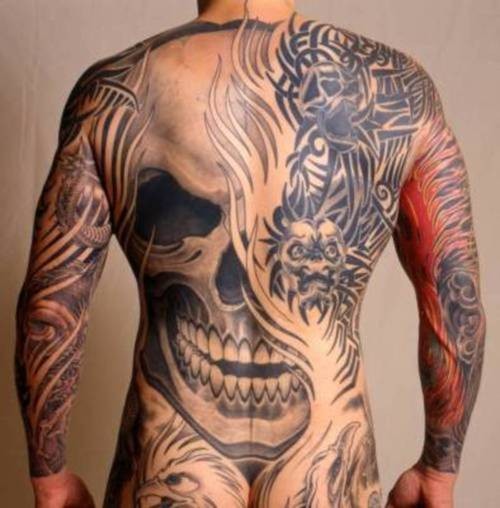 满背可怕的骷髅纹身图案