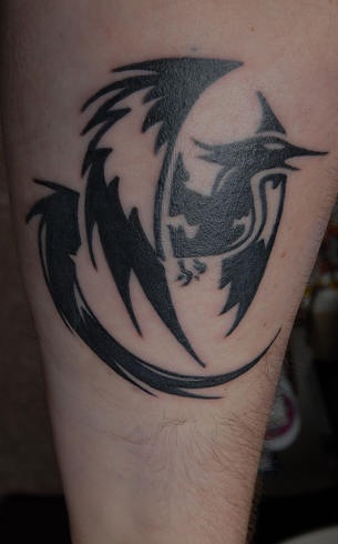 黑色的凤凰图腾纹身图案