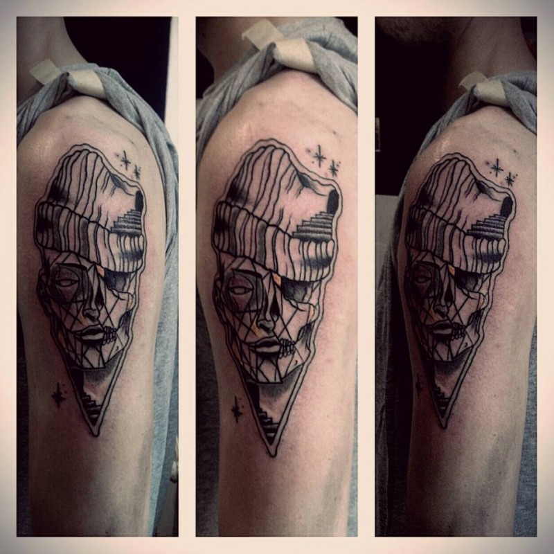 线条风格黑白抽象的神秘男人纹身图案