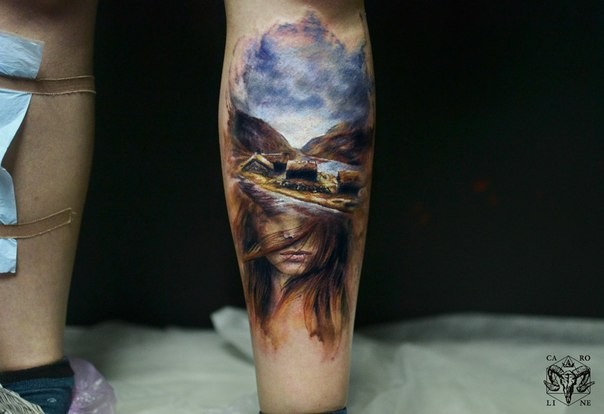 小腿彩色写实风景与女人脸纹身图案