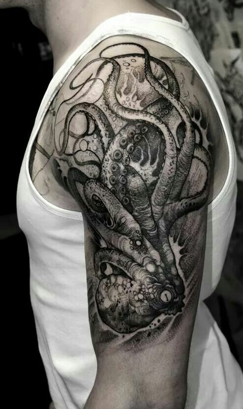 大臂雕刻风格黑色恐怖章鱼纹身图案