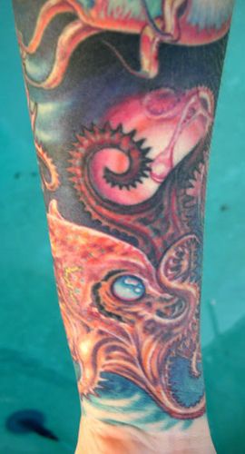 花臂彩色章鱼水纹身图案