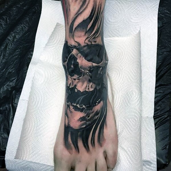 脚背黑色神秘的骷髅纹身图案