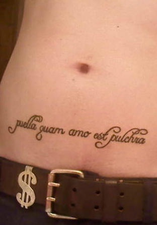 腹部书法拉丁语文字纹身图案