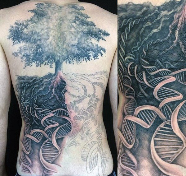 背部令人难以置信的黑白大孤独与DNA纹身图案