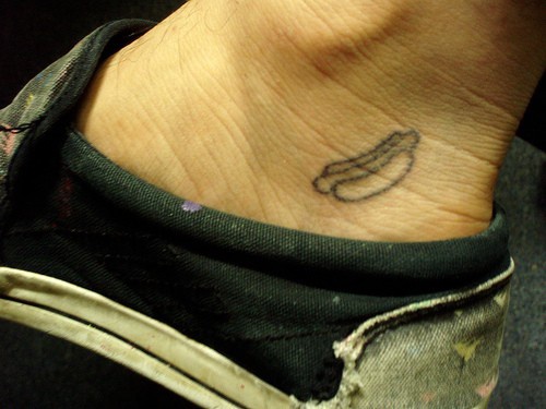 脚踝简单的热狗纹身图案