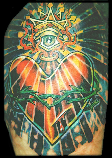 神圣眼睛和红心荆棘纹身图案