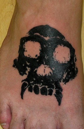 脚背猴子头骨纹身图案