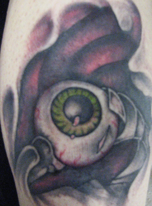 红色肌肉内眼球戒指纹身图案