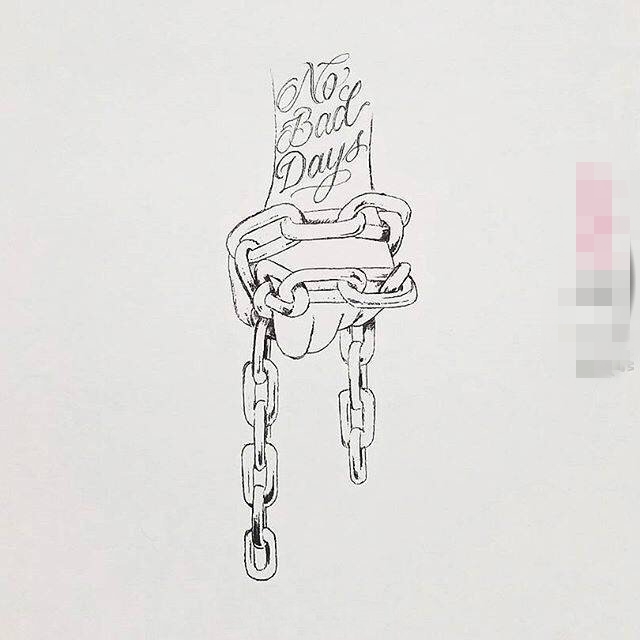 黑色线条素描创意手与链子花体英文纹身手稿