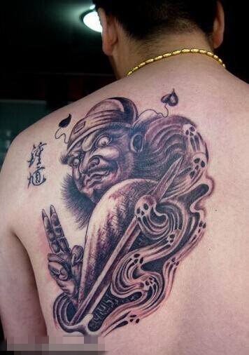 浩然正气的抽象线条传统人物钟馗纹身图案