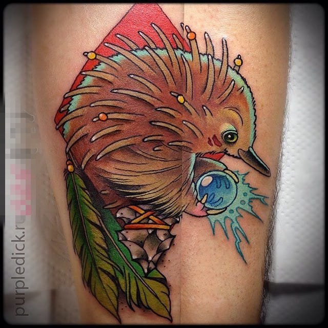 个性而富有趣味色彩的彩绘鸭嘴兽纹身图案