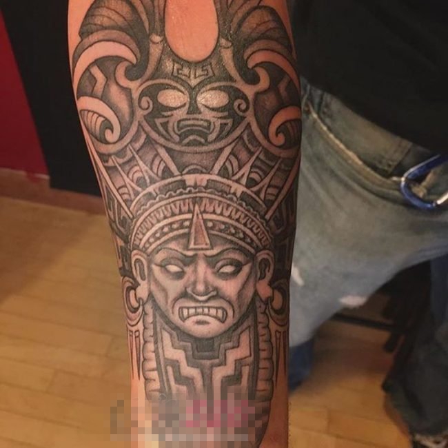 神秘的黑色几何线条玛雅部落图腾纹身图案