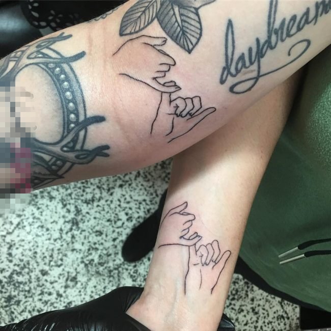 多款与自己所爱之人的简单线条同款匹配纹身图案