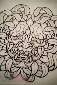 黑色线条素描创意个性花纹狮子头纹身手稿