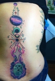 多款关于后背上彩绘个性线条创意脊柱纹身图案