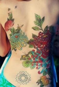 女生后背上彩绘植物素材艳丽花朵纹身图片