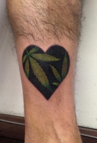 男生小腿上黑灰素描点刺技巧创意心形纹身图片