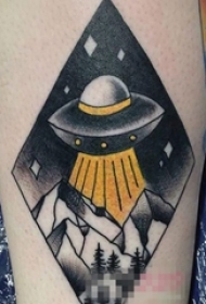 男生手臂上彩绘水彩素描创意搞怪星空元素纹身图片