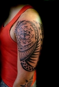 女生手臂黑色素描创意霸气花纹花臂纹身图片