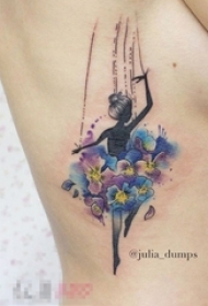 女生背部黑色素描唯美女生人像彩绘水彩花朵裙子纹身图片