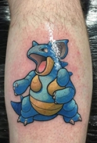 男生手臂上彩绘水彩创意卡通神奇宝贝纹身图案
