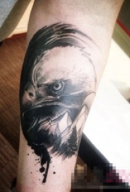 男生都喜爱的黑色素描点刺技巧创意个性霸气老鹰纹身图案