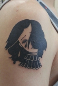 女生手臂上黑灰素描创意抽象女生人物纹身图片