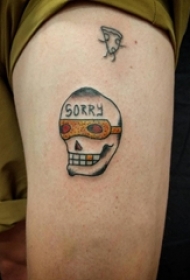 女生大腿上彩绘水彩素描创意骷髅抽象纹身图片