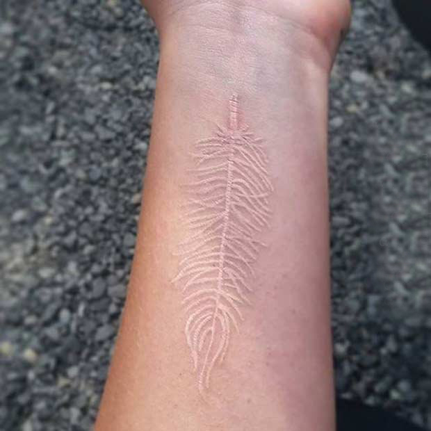 新颖的白色简单个性线条手臂隐形纹身图案