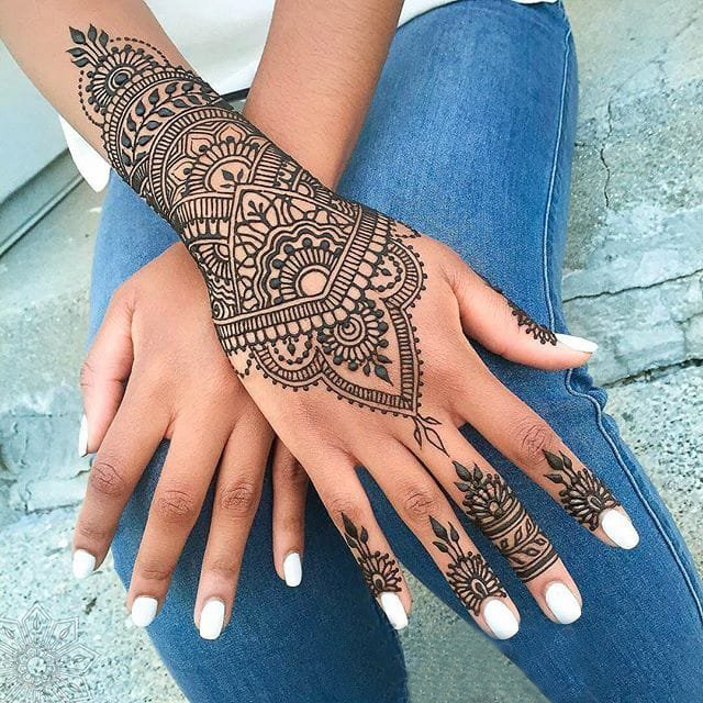 迷人的黑色几何元素简单线条创意曼海蒂纹身图案