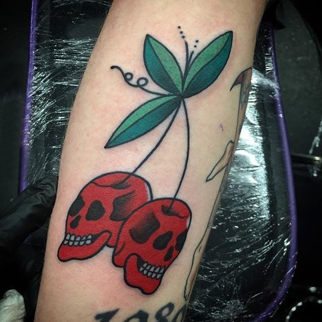 酸甜可口的彩绘几何简单线条水果樱桃纹身图案