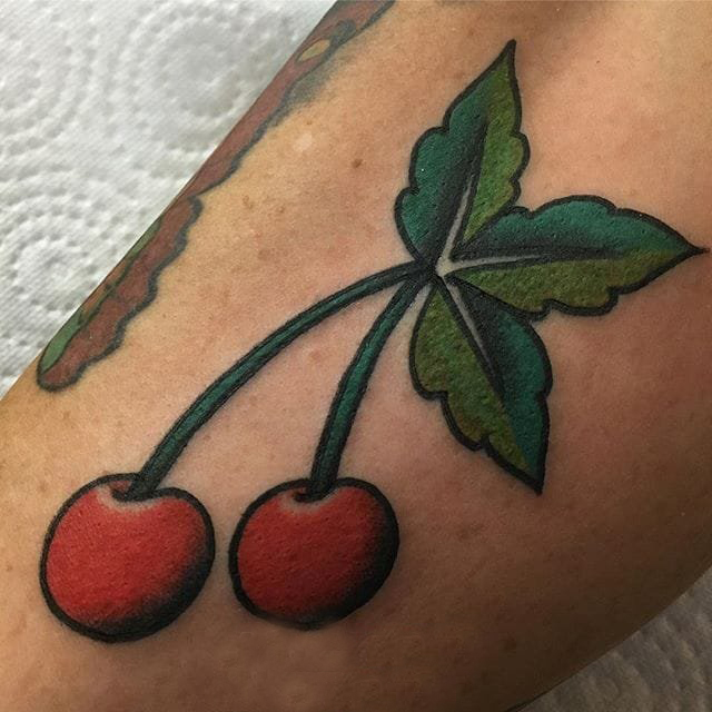 酸甜可口的彩绘几何简单线条水果樱桃纹身图案