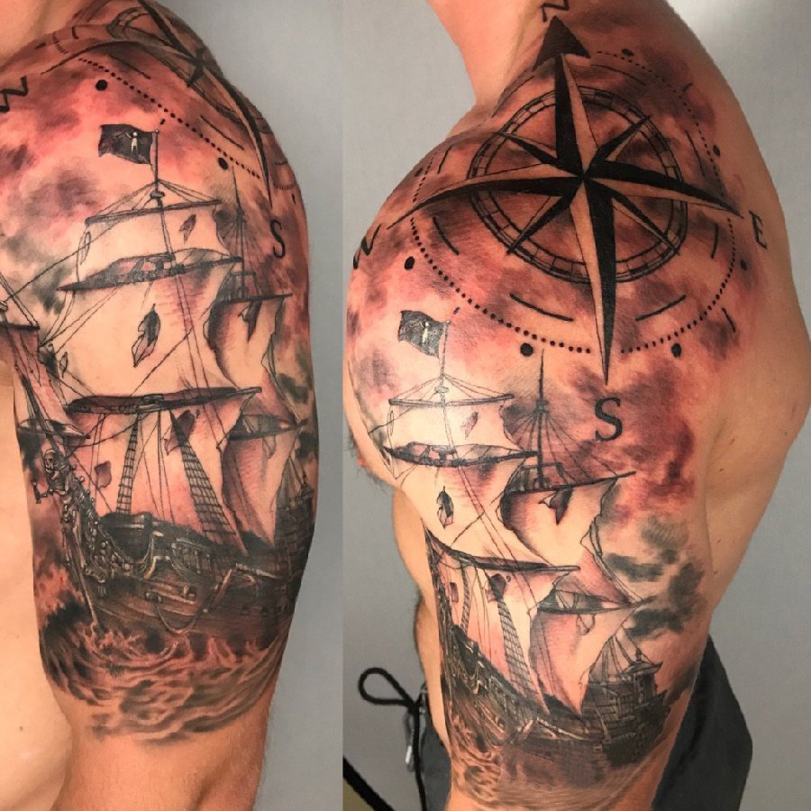 男生手臂上黑灰素描点刺技巧创意指南针纹身图片