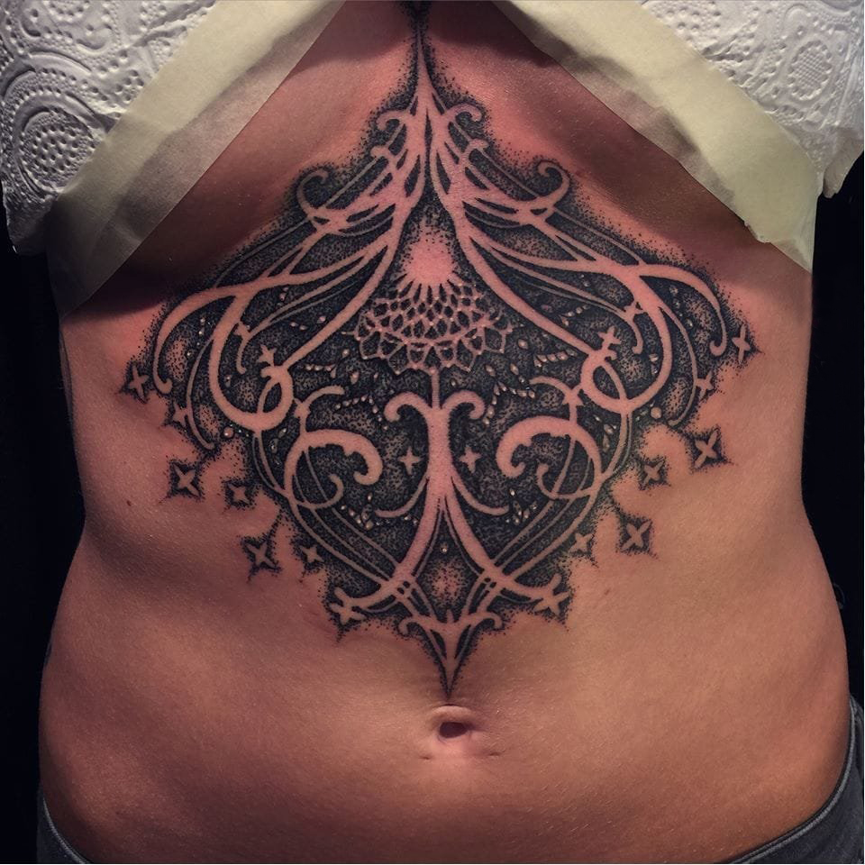 令人印象深刻的黑色点刺简单线条创意纹身图案