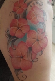 女生大腿上彩绘渐变简单线条小清新植物花朵纹身图片