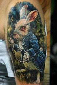 男生手臂上彩绘水彩素描创意文艺兔先生纹身图片