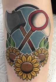 男生手臂上彩绘水彩素描文艺向日葵纹身图片