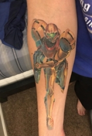 男生手臂上彩绘3d写实简单线条机器人纹身图片