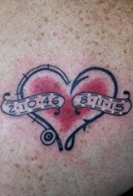 男生背部彩绘水彩素描创意心形纹身图片