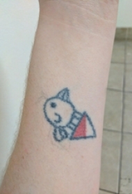 女生手臂上彩绘几何简单线条创意三角形和鸟纹身图片