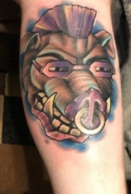 女生手臂上彩绘水彩素描创意搞怪动物纹身图片