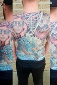 男生后背上彩绘渐变抽象线条人物和鱼纹身图片