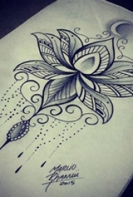 纯洁无暇的黑色抽象线条植物莲花纹身手稿