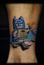 男生手臂上彩绘水彩素描擦创意卡通蜘蛛侠纹身图片