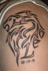 男生手臂上黑灰素描点刺技巧创意霸气老虎纹身图片