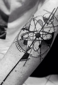 多款令人上瘾的黑灰素描点刺技巧创意纹身图案