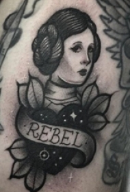 男生大腿上黑色点刺英文植物叶子和人物纹身图片