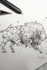 创意十足的黑色点刺几何简单线条小动物牛纹身手稿