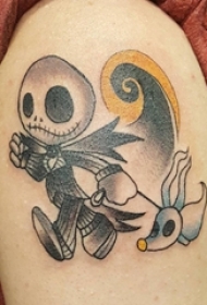 女生手臂上彩绘点刺几何线条骷髅娃娃纹身图片